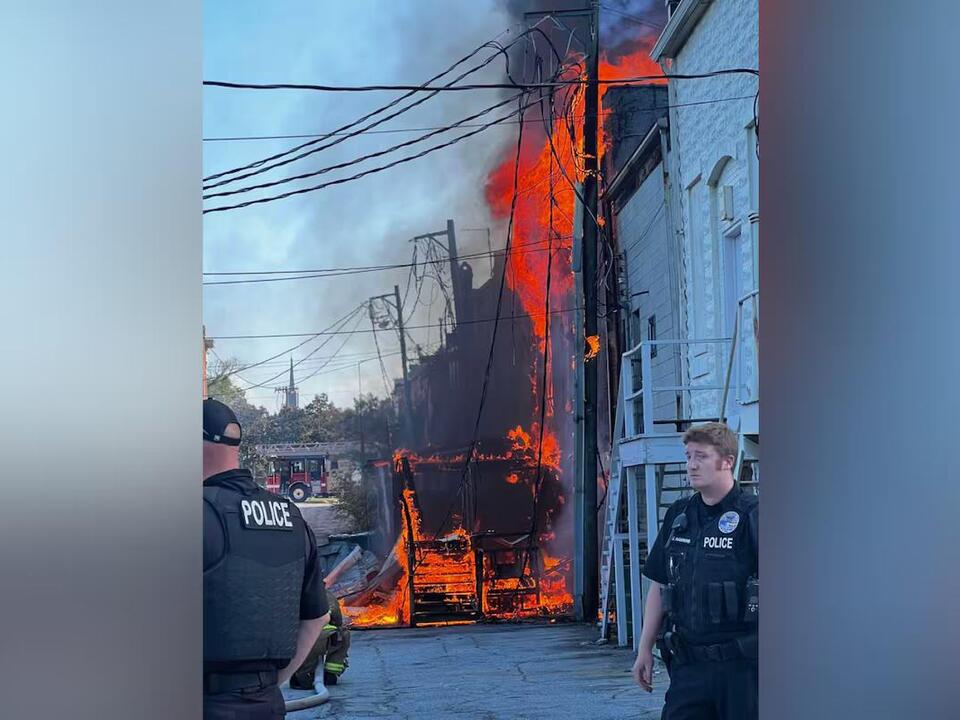 LIVE: Firefighters battle flames at iconic House of Pizza restaurant in ...