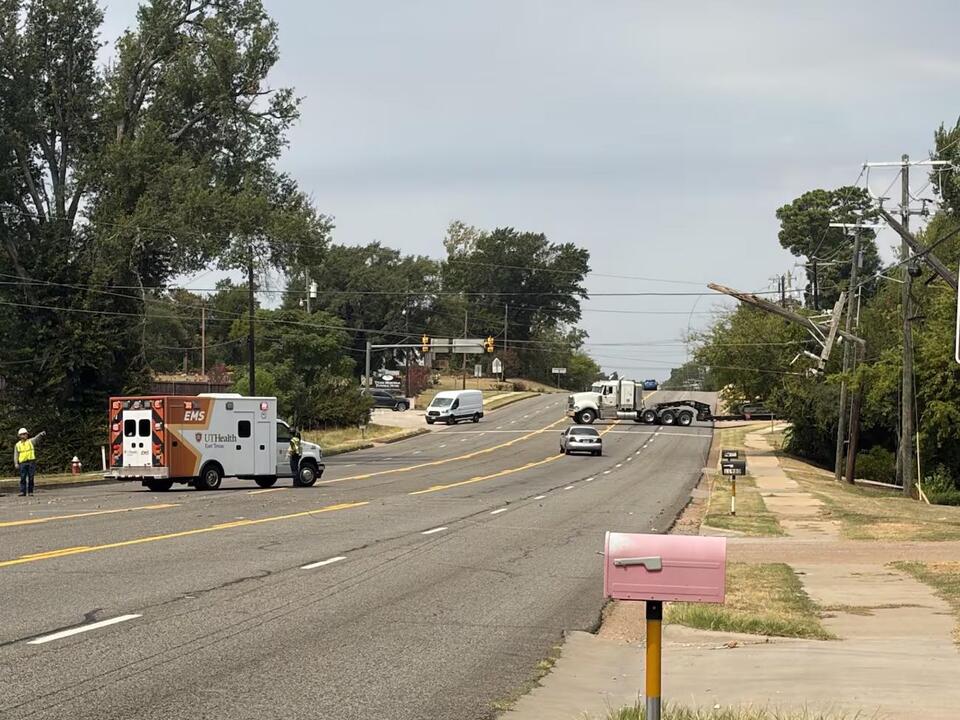 Over a dozen without power, portion of Tyler road closed after truck downs power lines