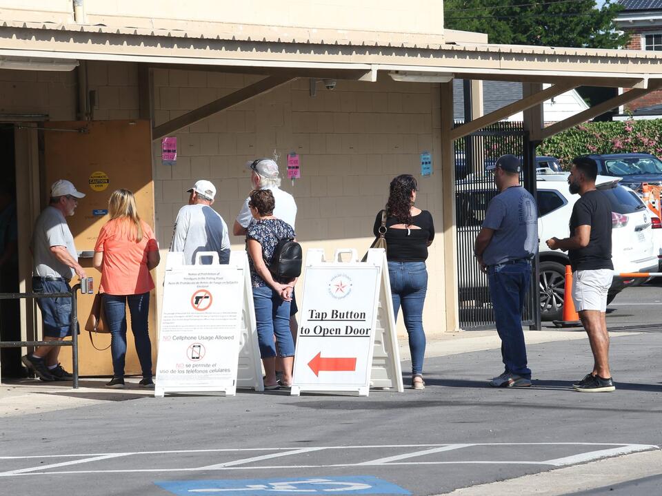 Here’s where you can find early voting polling locations across the Valley