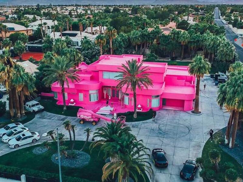 A Las Vegas Mansion Is Turning Into Barbie S World It S A Pink Dream Photos News Break
