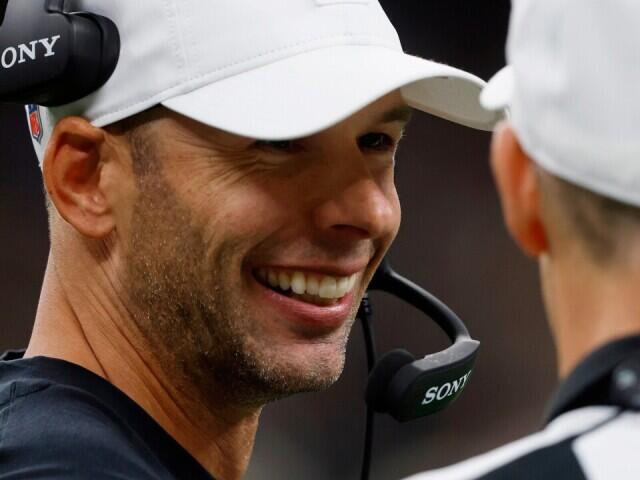 New Packers defensive coordinator showcases versatility in training camp