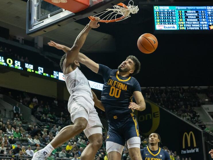 Oregon preps for Colorado showdown amid an ice storm