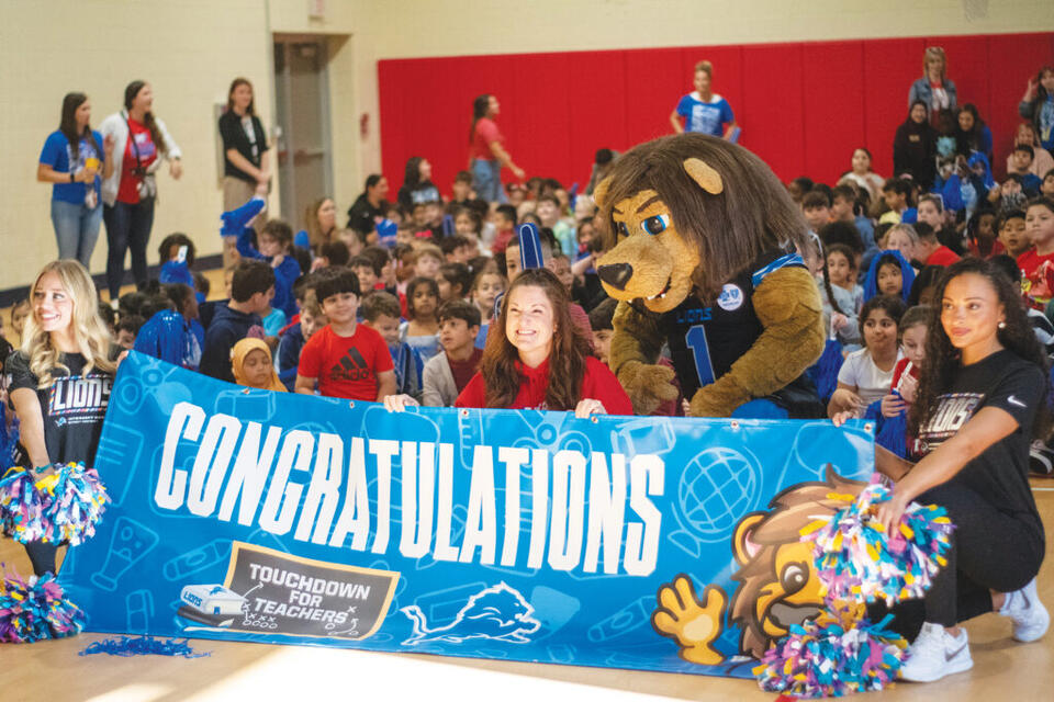 Willow Woods teacher scores a touchdown