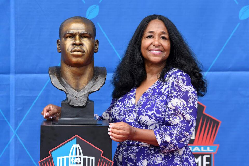 Book on Pro Football Hall of Famer dives into unlikely star's N.J. roots, details HS, college glory
