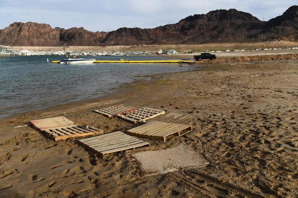 Body found in barrel in Lake Mead identified as Arkansas man after DNA ...
