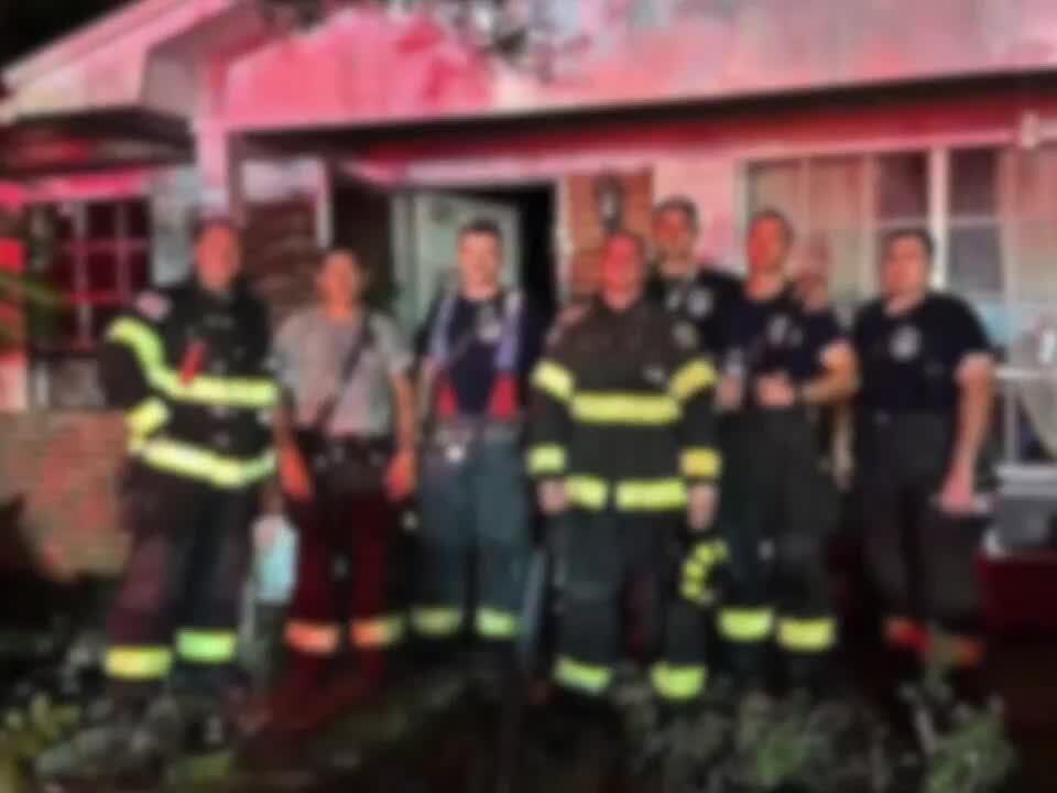 Firefighters respond to structure fire in Fort Walton