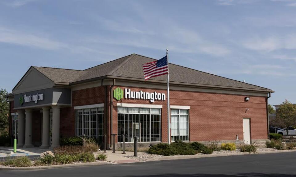 Huntington National Bank loses foreclosure over botched service of ...