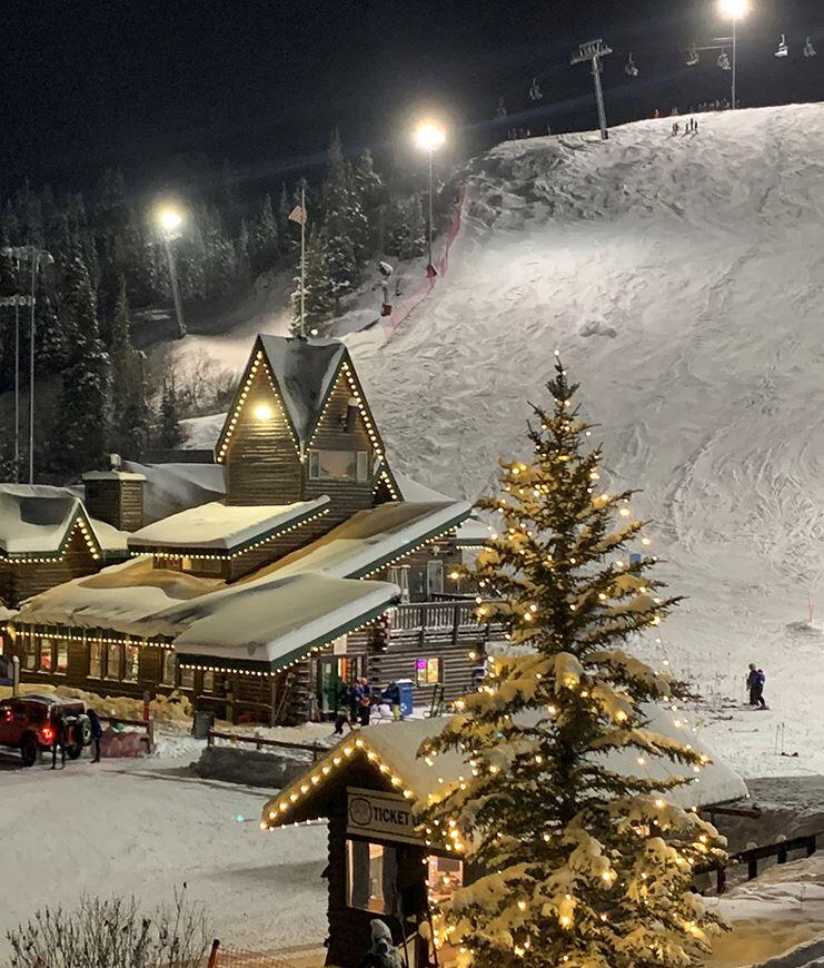 💰 Howelsen Hill season passes on sale with Ski Free Sundays - NewsBreak