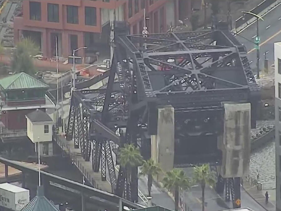 Third Street Bridge closed after being struck by barges