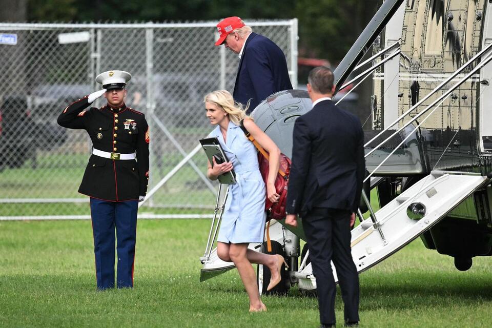 Trump gave $45,000 holiday gift to Natalie Harp and cash to other aides, records show