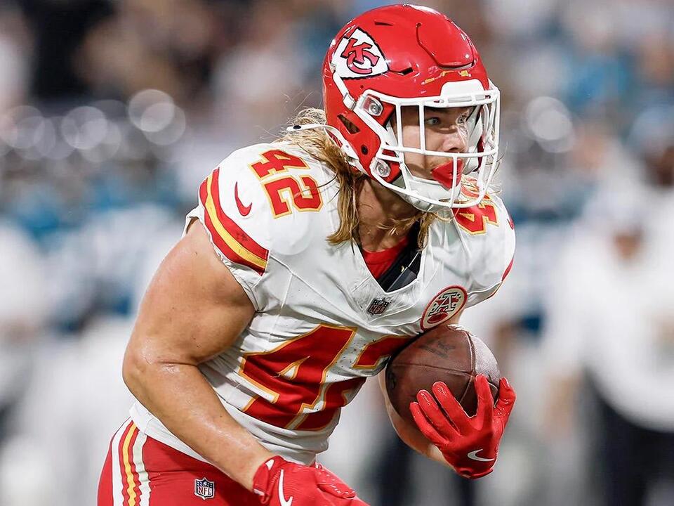 Chiefs undrafted rookie fullback Carson Steele steals preseason spotlight en route to projected