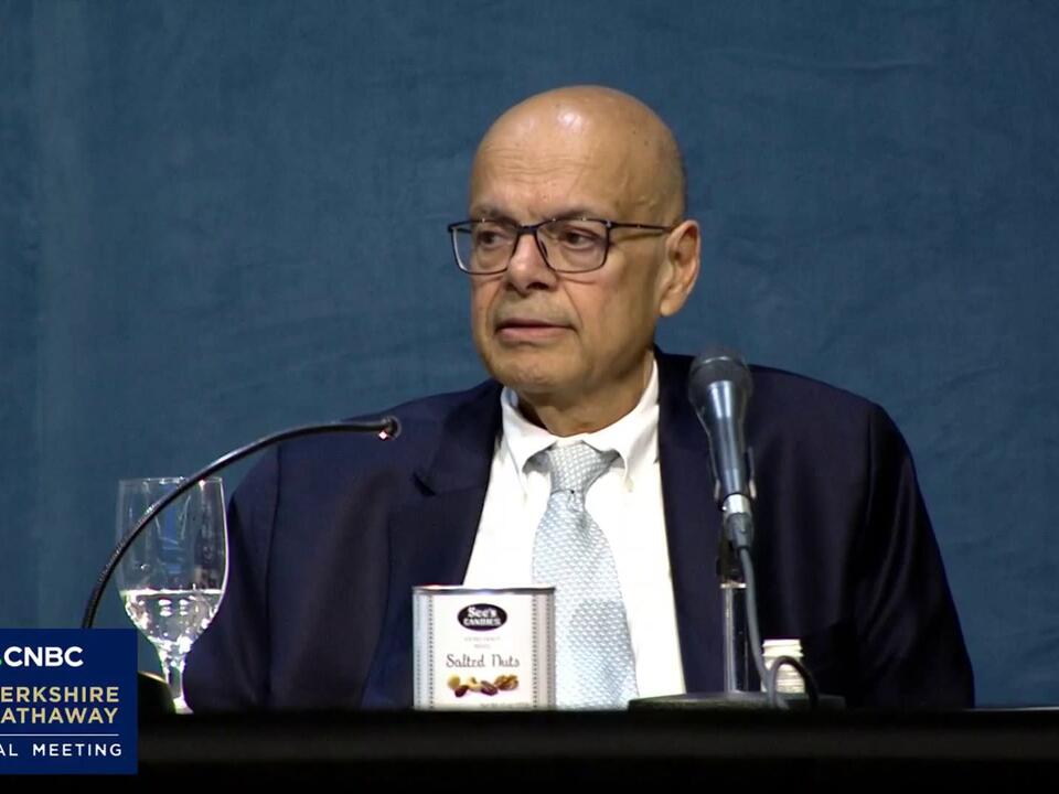 Berkshire&rsquo;s Ajit Jain calls out corruption and skyrocketing prices in