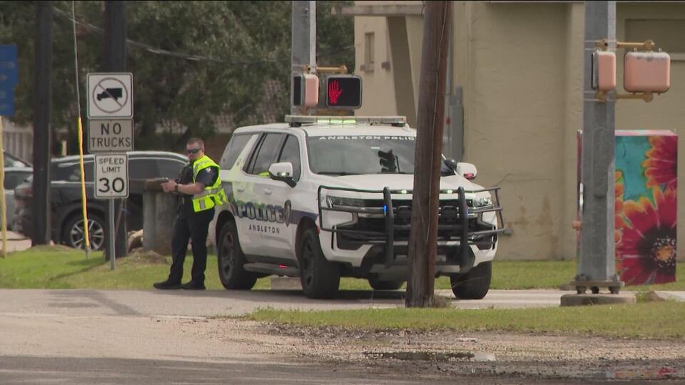 Bomb threat closes Brazoria County, Texas, courthouse NewsBreak