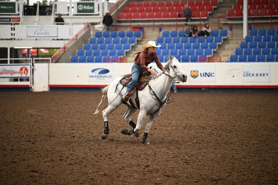 Bozeman to Baker: Emma Smith Takes Resistol Rookie Lead After $22K Month