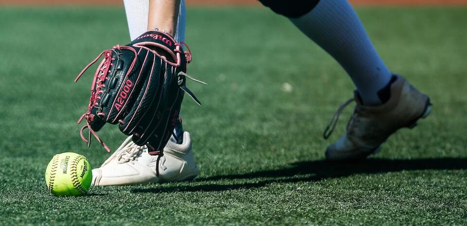 Whippany Park scores seven in the second to end Cedar Grove’s title reign - Softball recap