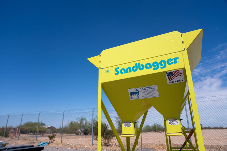 Sandbagging begins in rural Maricopa as region braces for Hurricane ...
