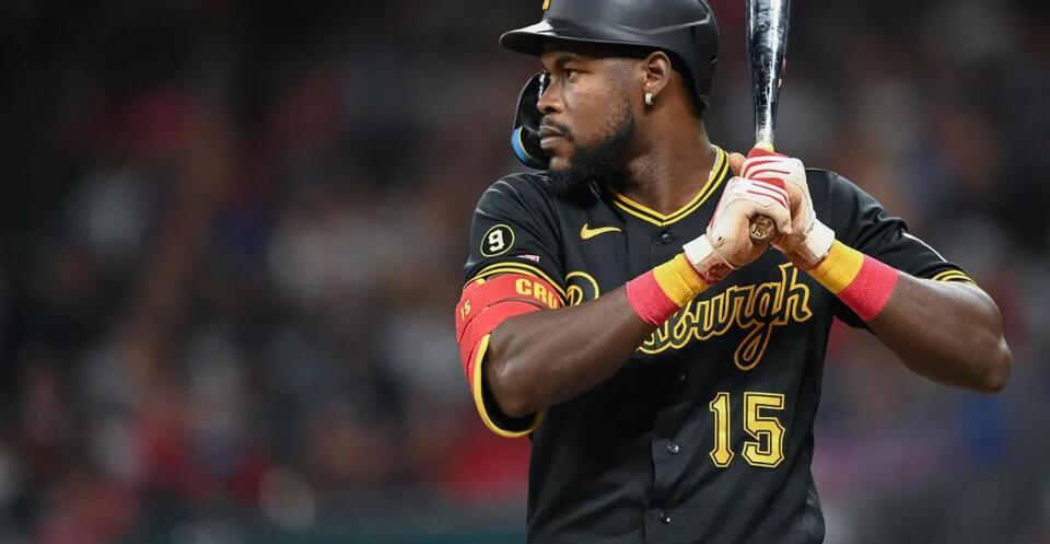 Oneil Cruz expected to miss a month, Pirates recall Esmerlyn Valdez
