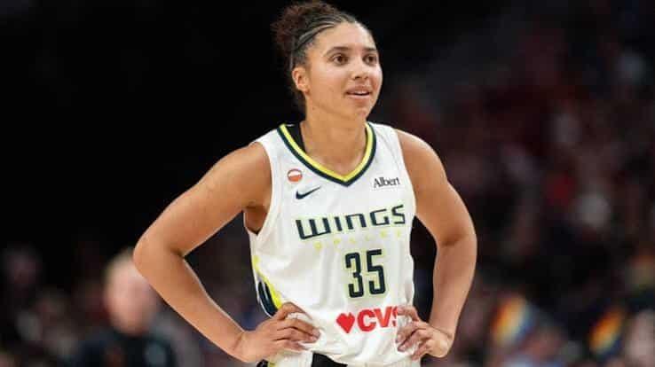 Azzi Fudd to Have Season Ending Knee Surgery