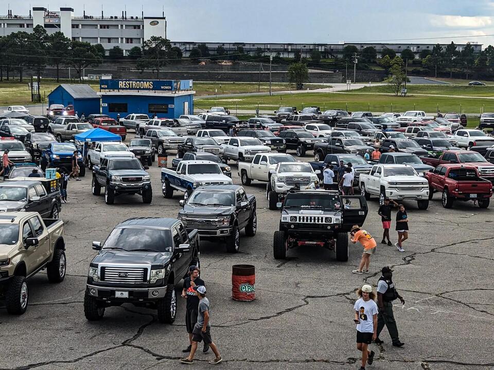 PHOTOS Lindsey’s Tire draws hundreds to truck show at Rockingham Dragway