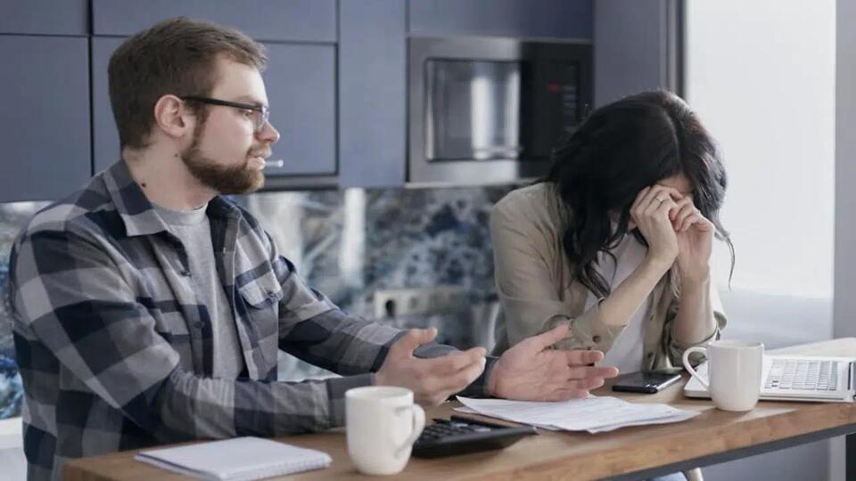 17 Reasons Wives Feel Undervalued (and How to Fix It) - NewsBreak