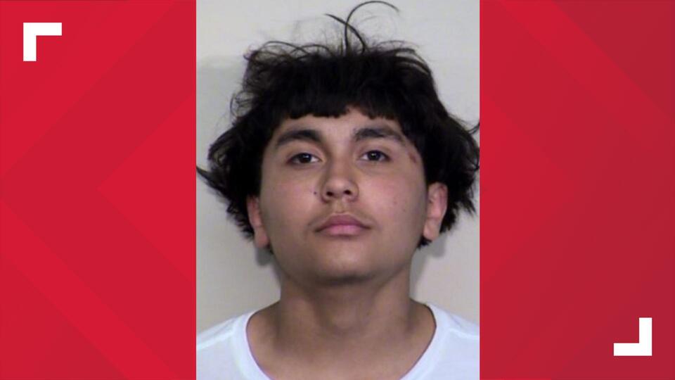 San Antonio police search for 18-year-old suspect wanted in connection ...