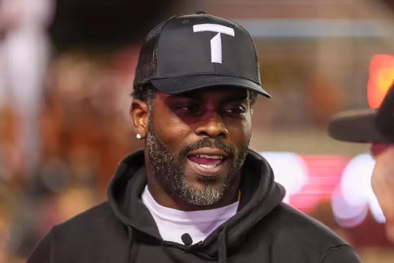 Falcons Legend Michael Vick Reveals He Was “Peer Pressured” Into the ...