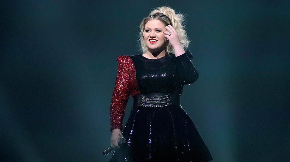 Kerrville ISD bus drivers to appear on 'Kelly Clarkson Show' - NewsBreak
