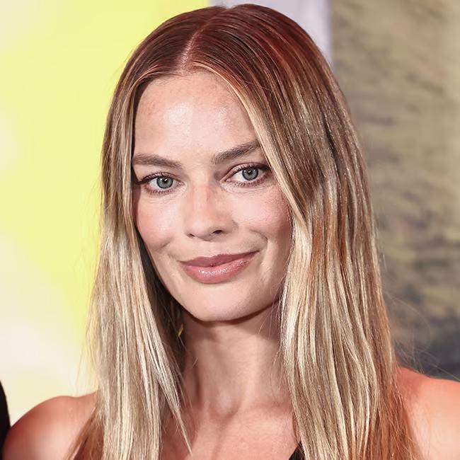 Fans Beg Margot Robbie To 'Stop Touching' Her Face & Compare Her 'Gaunt ...