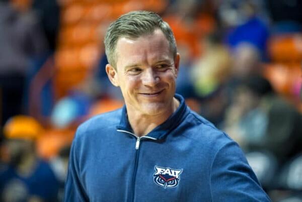 FAU Basketball Coach Dusty May Contract, Salary, Buyout, Net Worth & March  Madness Incentives