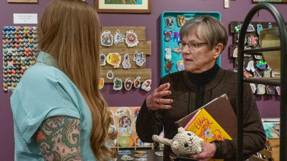 Gov. Laura Kelly makes last pitch for Medicaid expansion in visit to ...