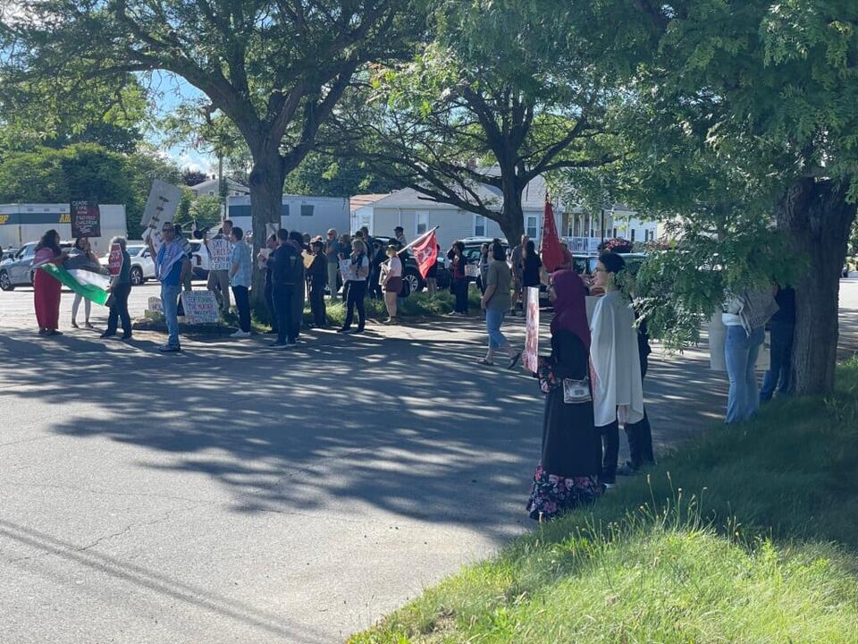 Gaza protestors gather outside R.I. Democratic Party’s state convention