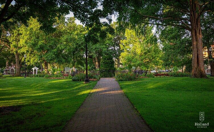 Hope College, city of Holland collaborate on award-winning public tree database