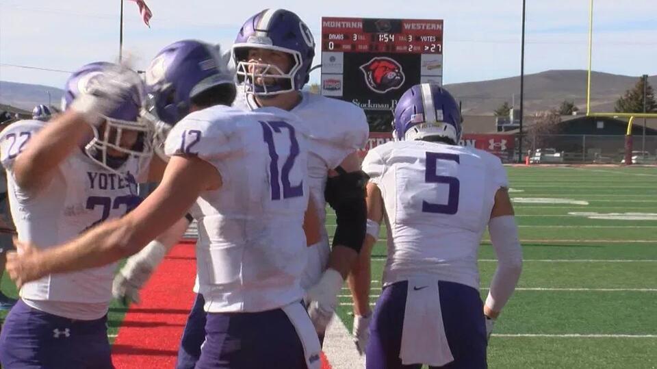Top ranked College of Idaho bulldozes past Montana Western