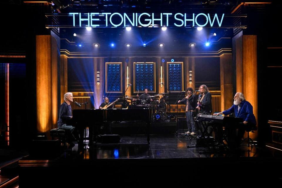 Watch: Bruce Hornsby & The Noisemakers Perform ‘Indigo Park’ Title ...