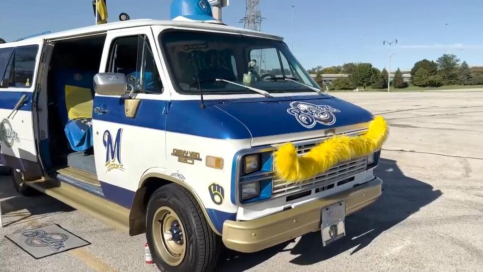 Custom Brewers van draws fans outside American Family Field - NewsBreak