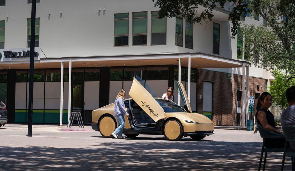 Tesla's Robotaxi Remote Drivers Keep Crashing Into Things - NewsBreak