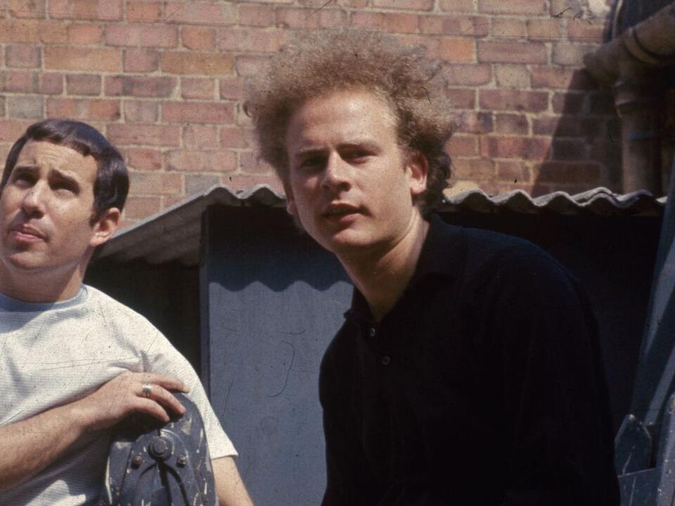 4 of the Best Folk Rock Bands From the 1970s