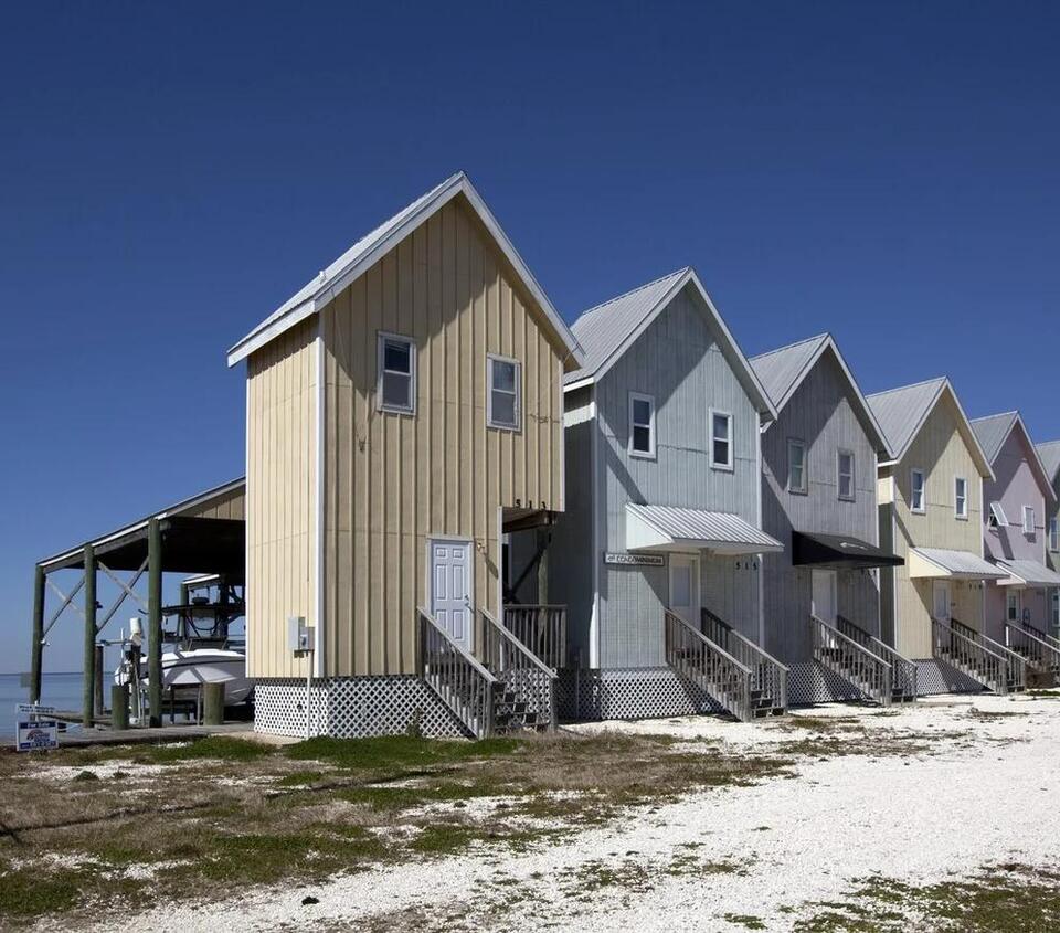 Alabama Will Pay You $8,750 To Start Fresh On A Quiet Island—Are You ...