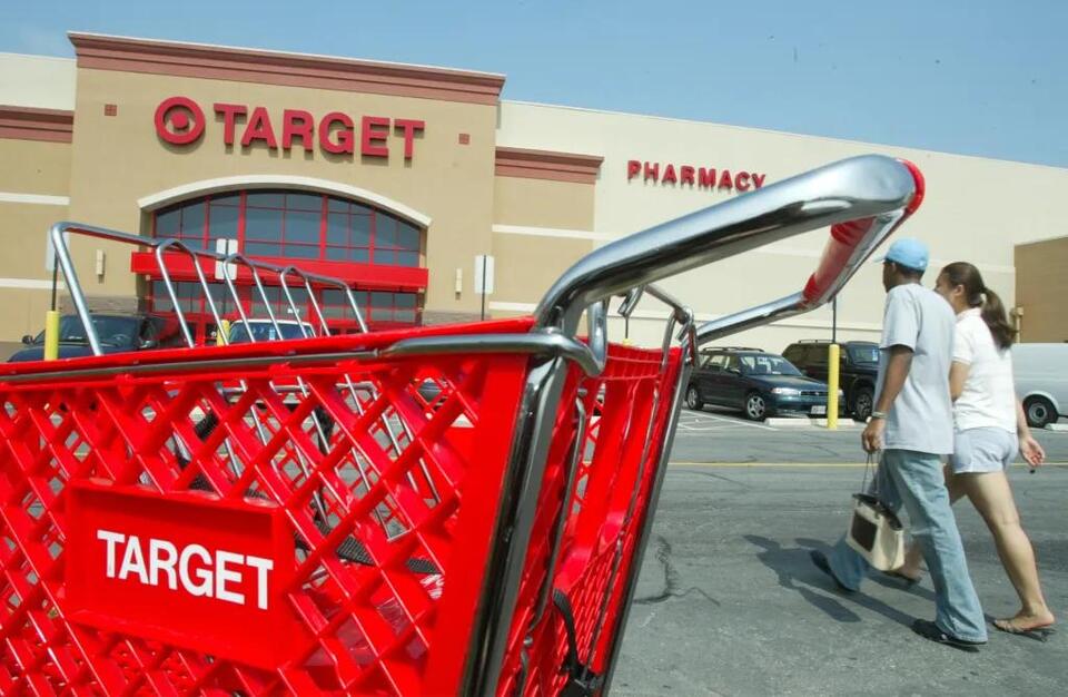 Target Black Friday Surprise: Free Tote Bags for the First 100 Shoppers ...