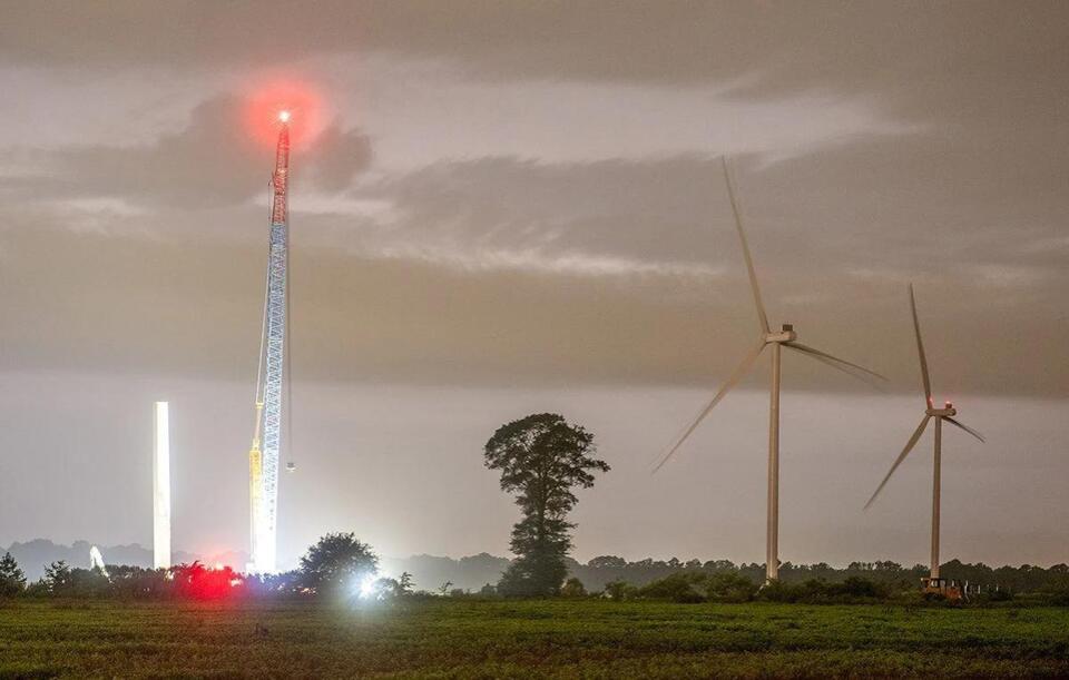 Bertie residents seeing red over Timbermill turbine lights - NewsBreak