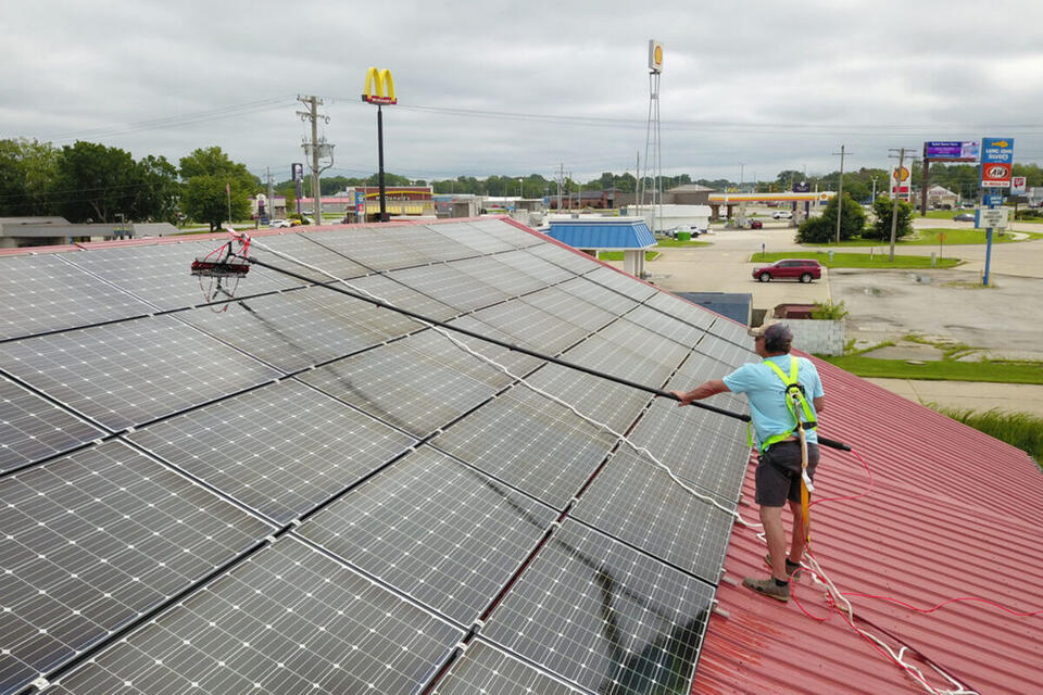 Hillsboro's Larry Lemon Launches Supreme Solar Panel Cleaning Service ...