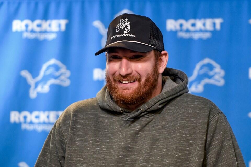 NFL superstar and 4-time Pro Bowler announces surprise retirement at ...