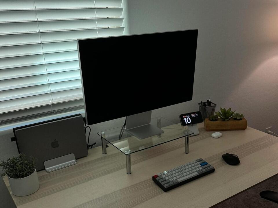 Is it really a sin to place Studio Display on a monitor riser? [Setups]