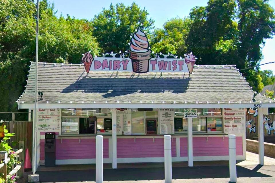 This Massachusetts Ice Cream Shop Claps Back at Negative Yelp! Review ...
