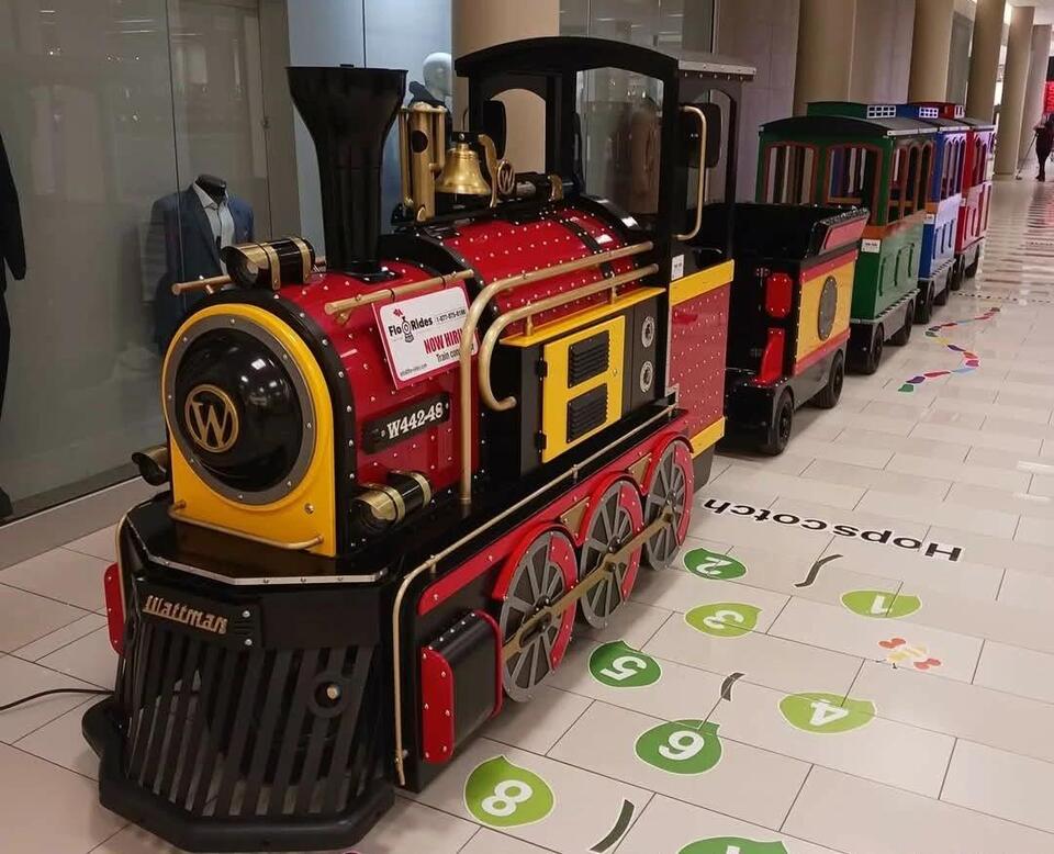 Poughkeepsie Galleria’s Electric Train Ride Is Now A Family Favorite ...