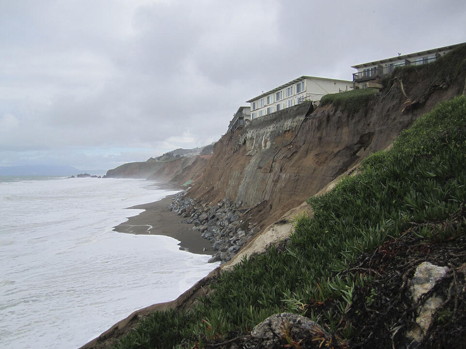 Ten beachfront homes red-tagged at Dana Point as California proclaims ...