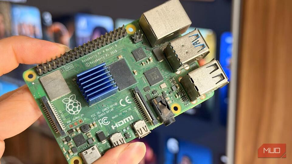 An old phone already has the 5 things a Raspberry Pi home-server ...