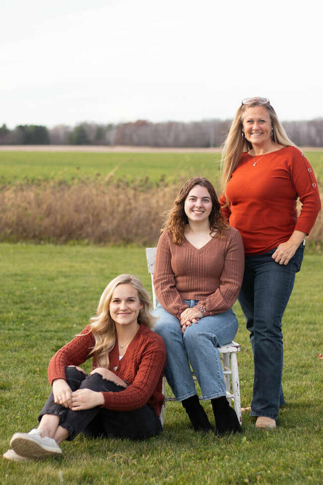 Bazzle Bridal brings wedding dresses, formal wear to Gladwin