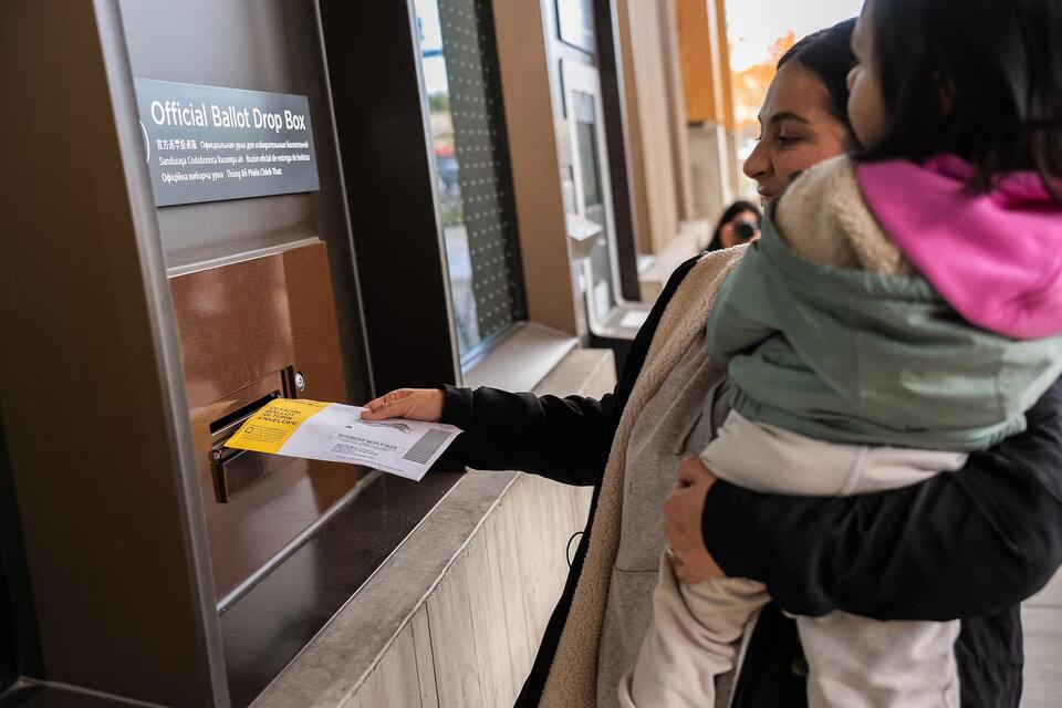 At Gresham’s ‘No Kings’ protest, Latinos push to get out the vote ...