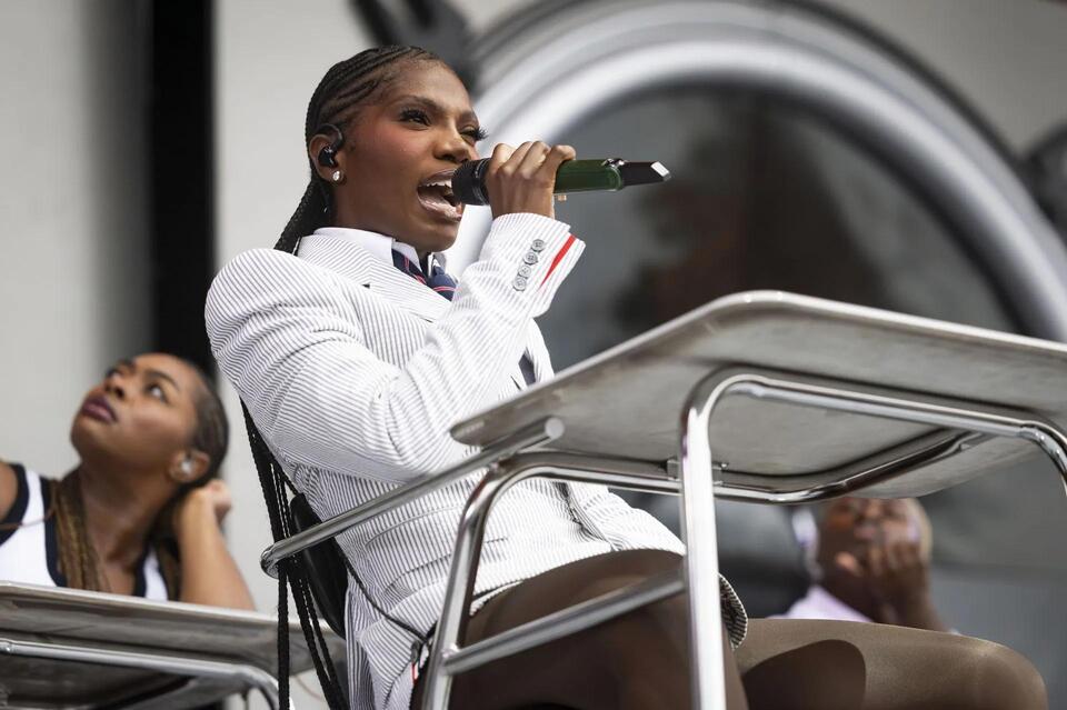 Doechii performing at Lollapalooza